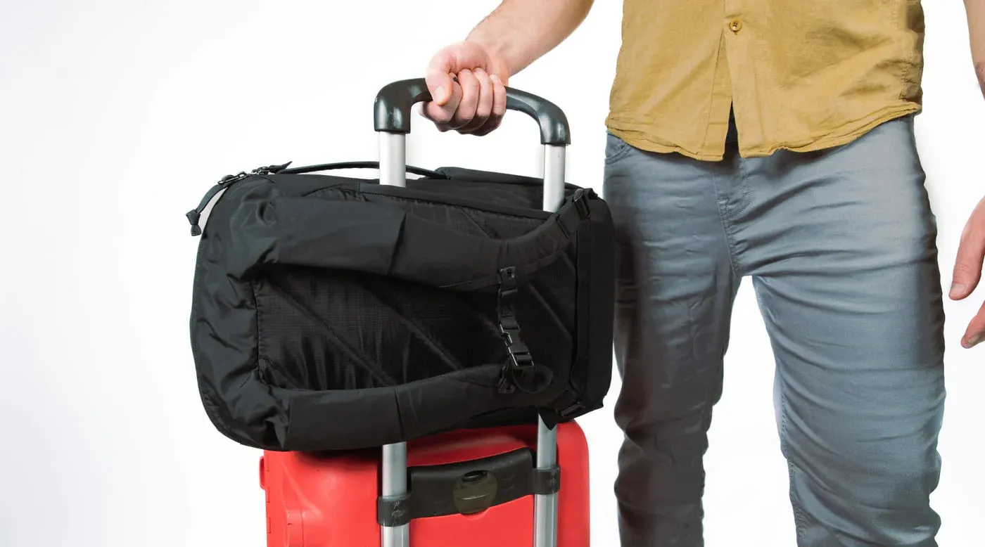 Evergoods Civic Travel Bag 26L - Solution Dyed Black