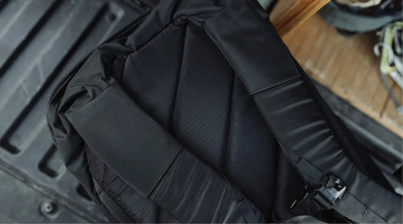 Evergoods Civic Travel Bag 26L - Solution Dyed Black