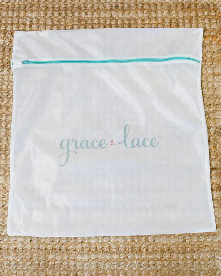 G&L Logo White Garment Bag