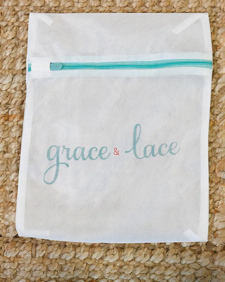 G&L Logo White Garment Bag