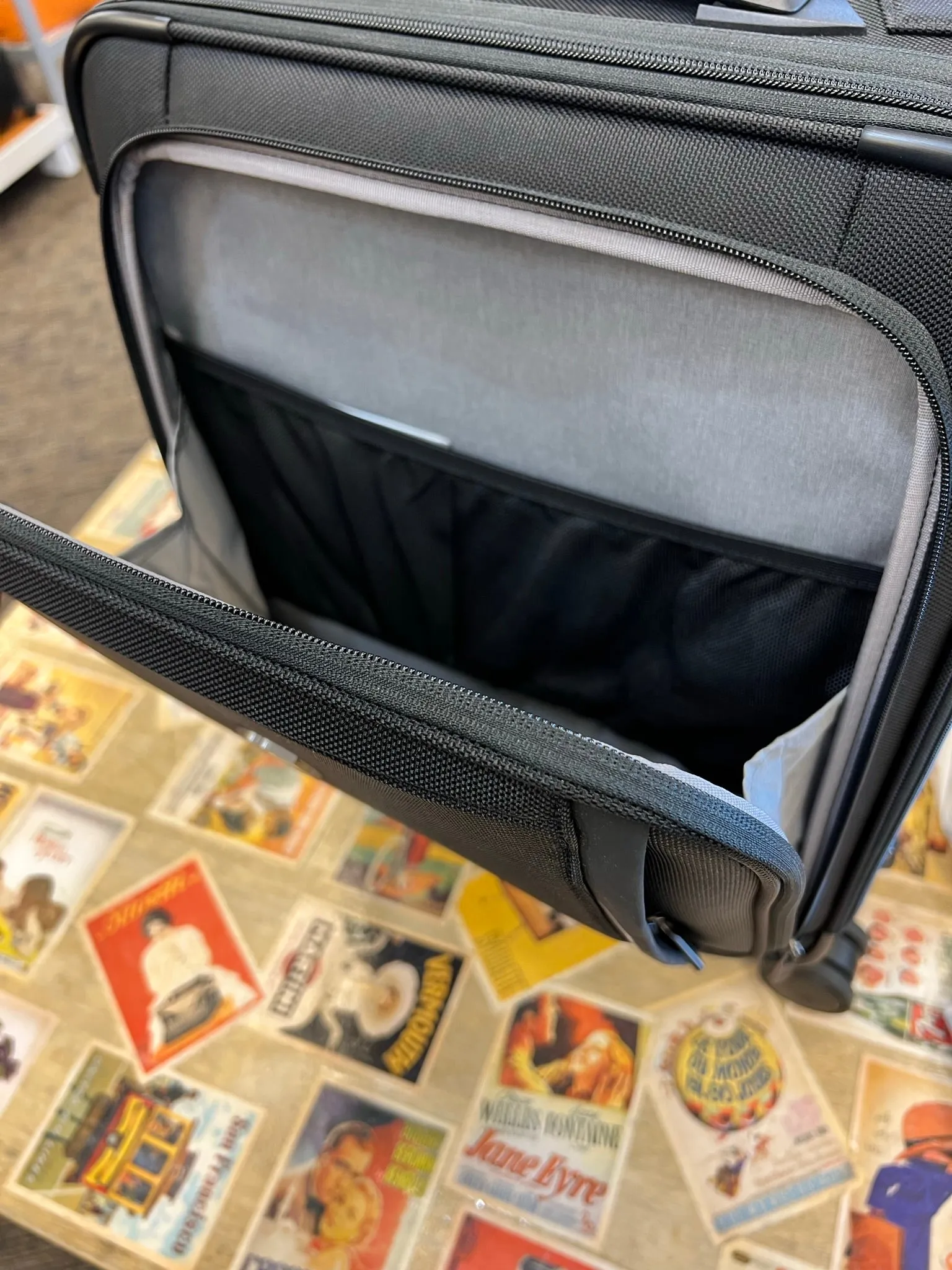 Victorinox Werks Traveler 6.0 Softside Global Carry-On Spinner